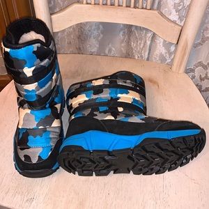 Kids snow boots